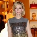 Cate Blanchett di Maison Louis Vuitton Roma Etoile Cocktail Red Carpet