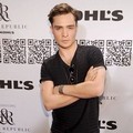 Ed Westwick di Kohl's Fashion Show