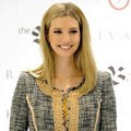 Ivanka Trump Mempromosikan Rancangan 'Spring 2012'