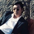Gong Yoo Berpose Untuk Majalah Harper's Bazaar