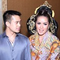 Olla Ramlan dan Aufar Hutapea di Acara Live Painting Batik Kudus Agnes Budhisurya