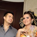 Olla Ramlan dan Aufar Hutapea di Acara Live Painting Batik Kudus Agnes Budhisurya