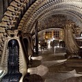 H.R. Giger Alien Bar di Switzerland Memiliki Kursi dan Dekorasi Ruangan Tulang Belulang