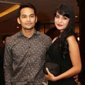 Teuku Wisnu dan Shireen Sungkar di Resepsi Pernikahan Ayu Dewi