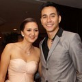 Donna Agnesia dan Darius Sinathrya di Resepsi Pernikahan Ayu Dewi