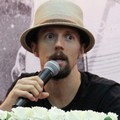 Jason Mraz dan Tim 'Jason Mraz Asia Tour 2012' Saat Jumpa Pers di Jakarta
