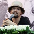 Jason Mraz dan Tim 'Jason Mraz Asia Tour 2012' Saat Jumpa Pers di Jakarta