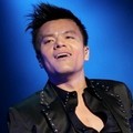 Aksi Park Jin Young Saat di Atas Panggung
