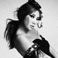Jea Dengan Konsep Foto Hitam Putih