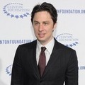 Zach Braff di Acara 'A Decade Of Difference' Gala