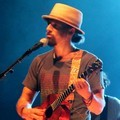 Jason Mraz Menyanyikan 'Everything Is Sound' Saat Konser