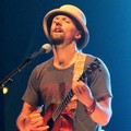 Jason Mraz Menyanyikan 'Everything Is Sound' Saat Konser