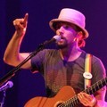 Aksi Jason Mraz di Konser 'Tour is a Four Letter Word'