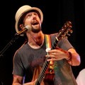 Aksi Jason Mraz di Konser 'Tour is a Four Letter Word'