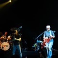 Jason Mraz Tampil Full Band di Konser 'Tour is a Four Letter Word'