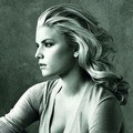 Jessica Simpson di Majalah Allure Edisi Maret 2010