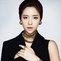Hwang Jung Eum Berpose Untuk Majalah InStyle