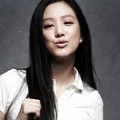 Jung Ryeo Won Berpose Untuk Iklan Giordano
