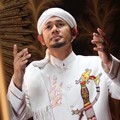 Ustadz Guntur Bumi Syuting Video Klip 'Bersimpuh Di Hadap-Mu'