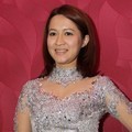 Okie Agustina Saat Fitting Gaun Pengantin di Eva Bun Wedding Gallery
