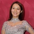 Okie Agustina Saat Fitting Gaun Pengantin di Eva Bun Wedding Gallery