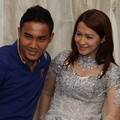 Okie Agustina dan Gunawan Dwi Cahyo Saat Fitting Gaun Pengantin di Eva Bun Wedding Gallery