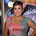 Regina Ivanova di 'Result & Reunion Show' Indonesian Idol 2012