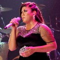 Regina Ivanova di Panggung 'Result & Reunion Show' Indonesian Idol 2012