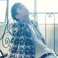 Yoo Seung Ho Berpose Untuk Majalah Vogue Girl