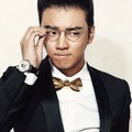 Yoon Shi Yoon Berpose Untuk Majalah Vogue