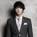 Yoon Shi Yoon Berpose Untuk Promo Iklan T.I for MEN Fashion