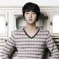 Yoon Shi Yoon Berpose Untuk Promo Iklan T.I for MEN Fashion
