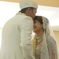 Kemesraan Okie Agustina dan Gunawan Dwi Cahyo Usai Akad Nikah