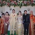 Pasha dan Istri Hadir di Resepsi Pernikahan Okie Agustina dan Gunawan Dwi Cahyo