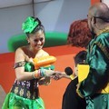 Agnes Monica Menerima Penghargaan Kids' Choice Awards 2012