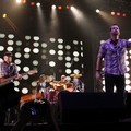 David Cook Menyanyikan 'Always Be My Baby' Saat Konser di Indonesia