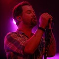 David Cook Menyanyikan 'Fade Into Me' Saat Konser di Indonesia
