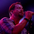 David Cook Menyanyikan 'Fade Into Me' Saat Konser di Indonesia