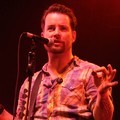 David Cook Menyanyikan 'Fade Into Me' Saat Konser di Indonesia