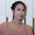 Happy Salma di Konferensi Pers 'Hikmah Puasa Berbagi Buku'
