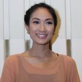 Happy Salma di Konferensi Pers 'Hikmah Puasa Berbagi Buku'