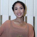 Happy Salma di Konferensi Pers 'Hikmah Puasa Berbagi Buku'