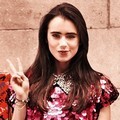Lily Collins Berpose Untuk Majalah Asos
