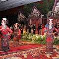 Astrid Tiar dan Gerhard Reinaldi Gelar Resepsi Khas Adat Batak