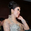 Syahrini Hadir di Resepsi Pernikahan Astrid Tiar