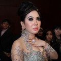 Syahrini Hadir di Resepsi Pernikahan Astrid Tiar