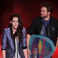 Kristen Stewart dan Robert Pattinson di Teen Choice Awards 2012