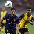 Marouane Chamakh vs S. Subramaniam di Laga Arsenal Lawan Malaysia