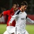 Patrich Wanggai vs David Beckham Saat Pertandingan Tur LA Galaxy