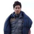 Jo In Sung Berpose untuk Promo Iklan Black Yak Fashion